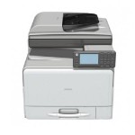 Moderná tlačiareň Ricoh s dotykovým displejom a zásobníkom papiera.