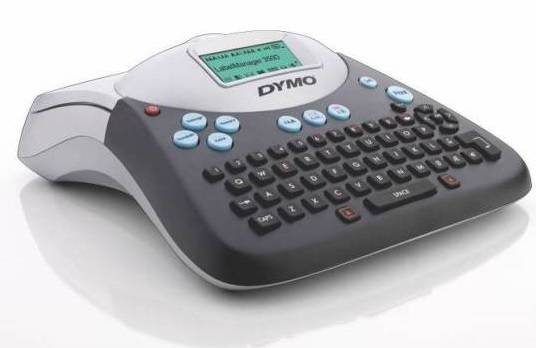 Dymo tlačiareň s klávesnicou a LCD displejom pre označovanie.