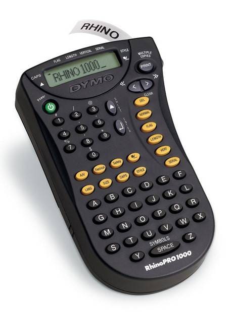 Prenosný označovač Dymo RhinoPRO 1000 s LCD displejom a tlačidlami.