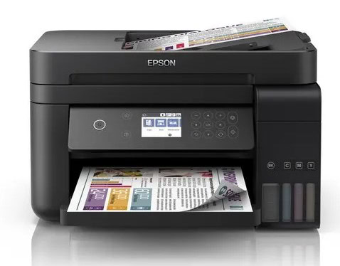 Multifunkčná tlačiareň Epson s dotykovým displejom a farebnými zásobníkmi.
