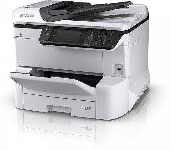 Epson multifunkčná tlačiareň s dotykovým displejom a zásobníkom papiera.