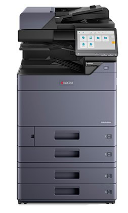 Moderná tlačiareň Ricoh s dotykovým displejom a viacvrstvovým zásobníkom.