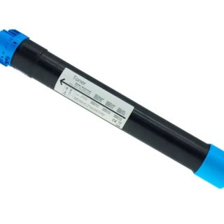 Toner do tlačiarne s modrým krytom a štítkom s informáciami.